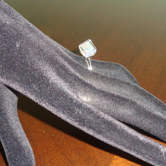 Faux Crystal cube ring- costume jewelry - Picture 9 of 10